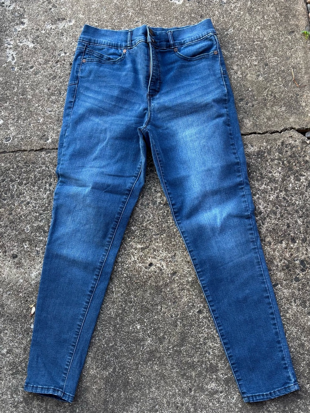 Women's Mid-Blue Skinny Jeans with Stretch